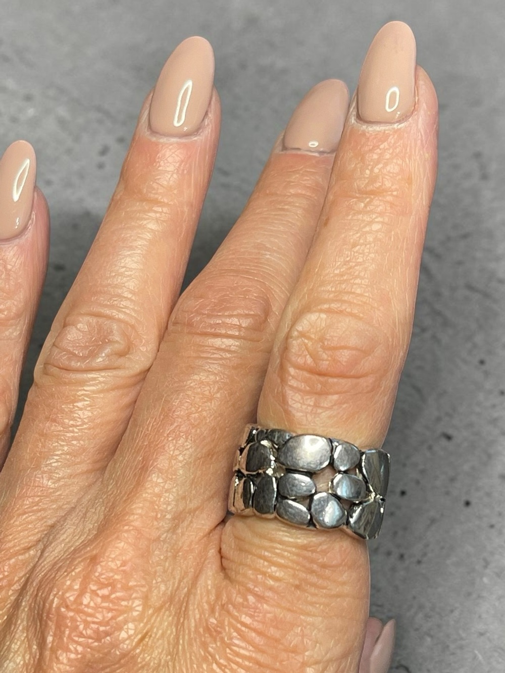 Wide Pebble Textured Silver Tone Band Ring Organic Statement Ring Size 7